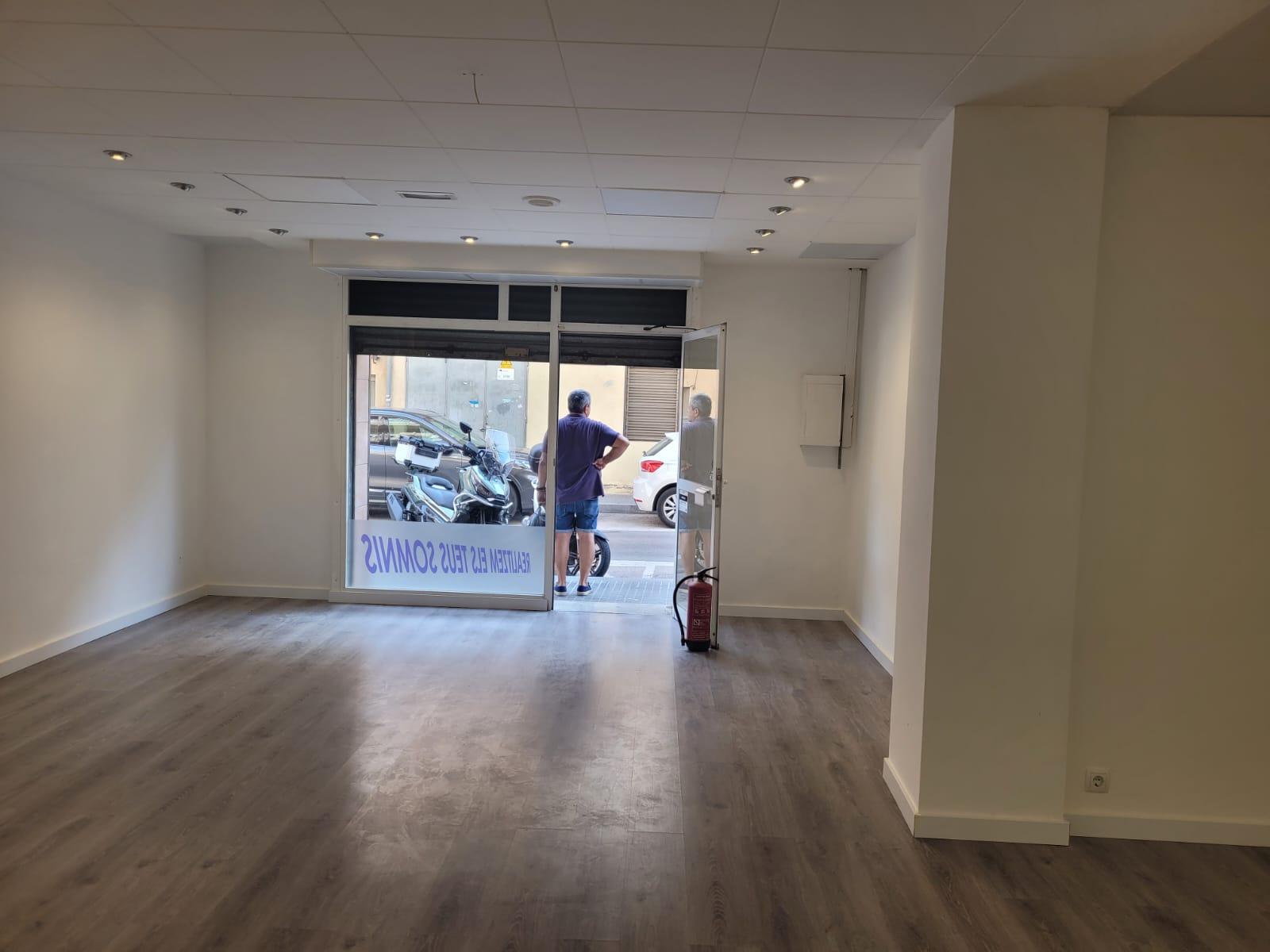 Imagen 1 Local Comercial en alquiler en Barcelona /  gava