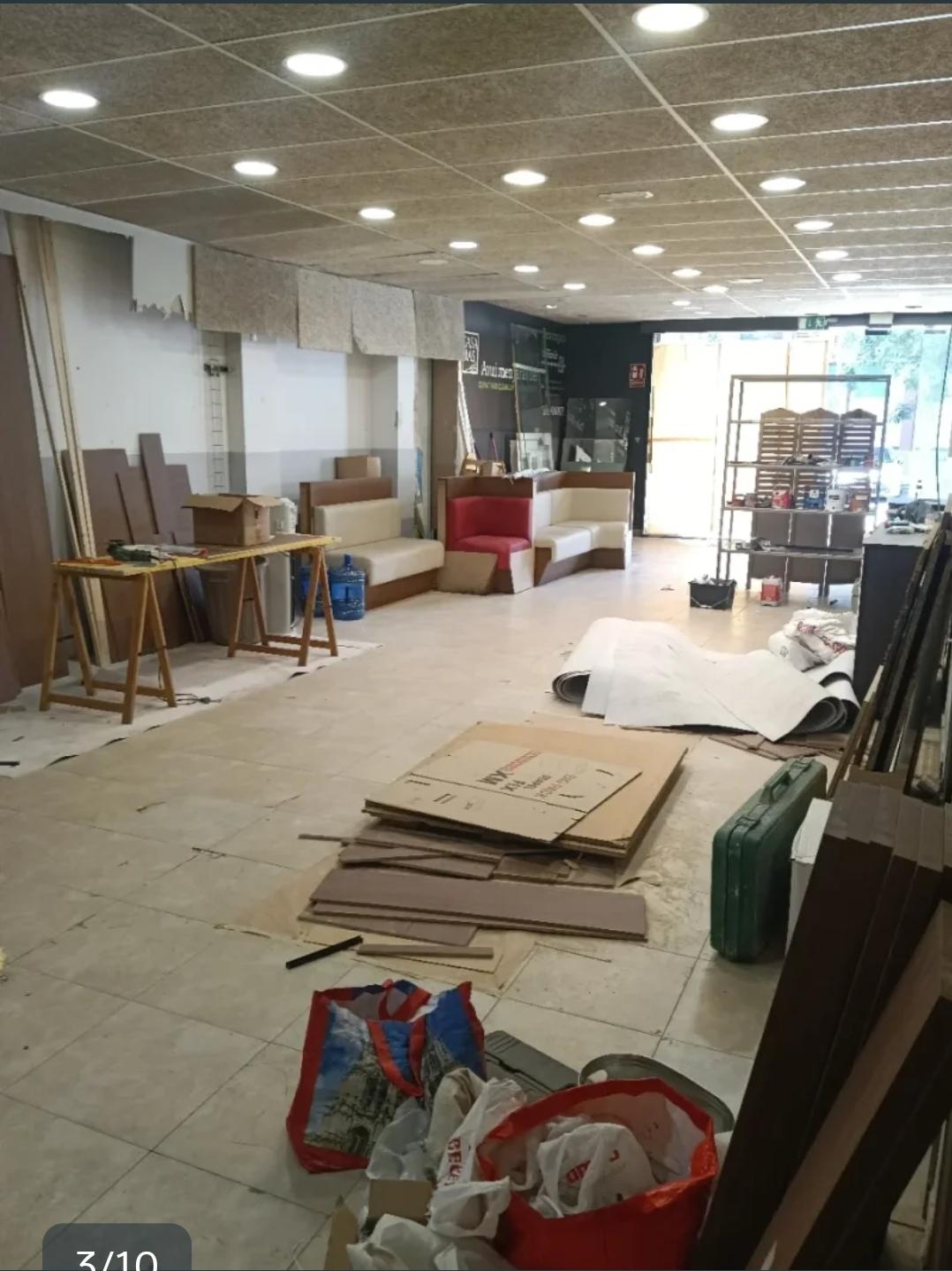 Imagen 2 Local Comercial en alquiler en Cornellà De Llobregat / Carrer de la Costa Brava,Cornellà 
