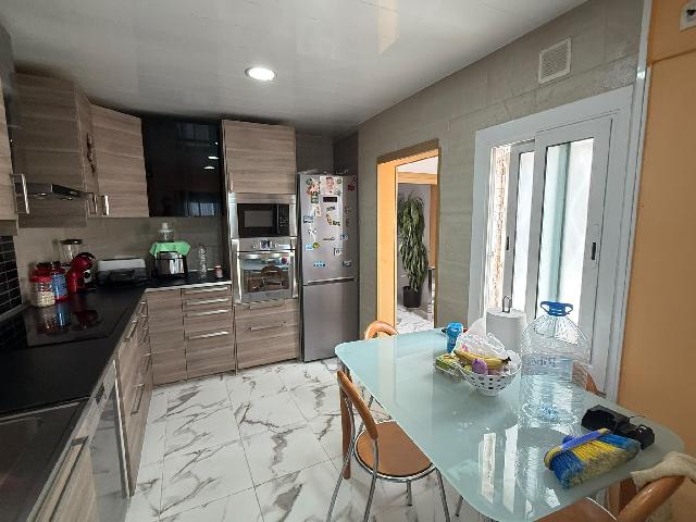 Imagen 3 Inmueble 305436 - Piso en venta en Badalona /  Junto al Parque Turó Caritg