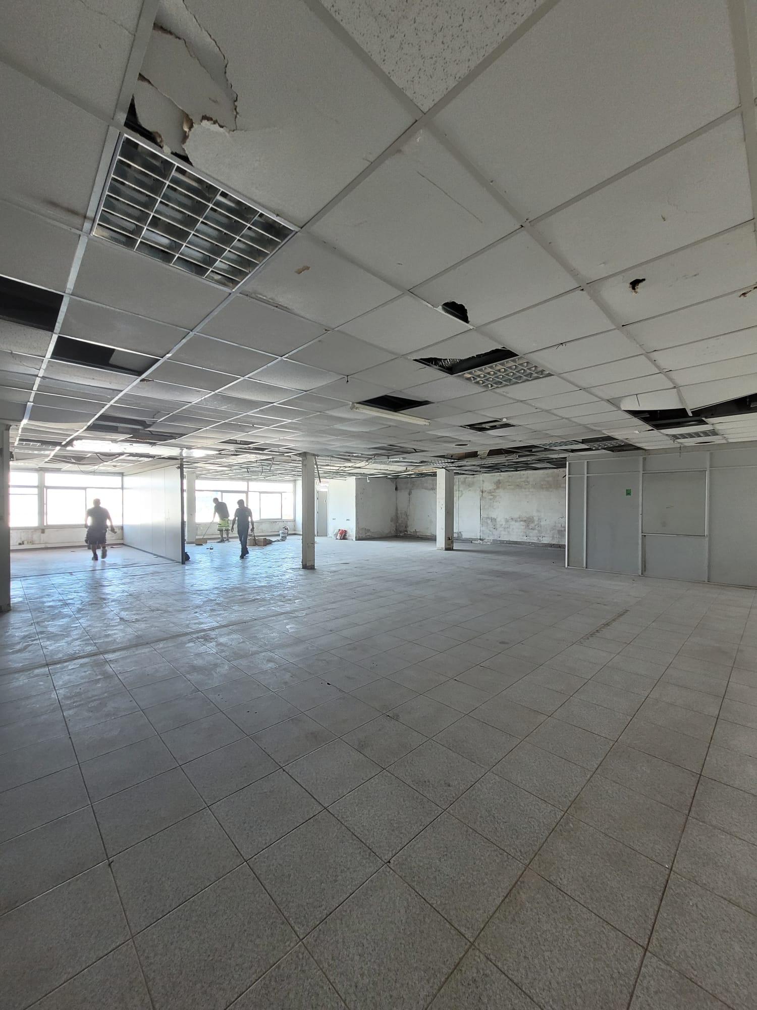 Imagen 3 Local Industrial en alquiler en Hospitalet De Llobregat L´ / Avenida Av fabregada 26