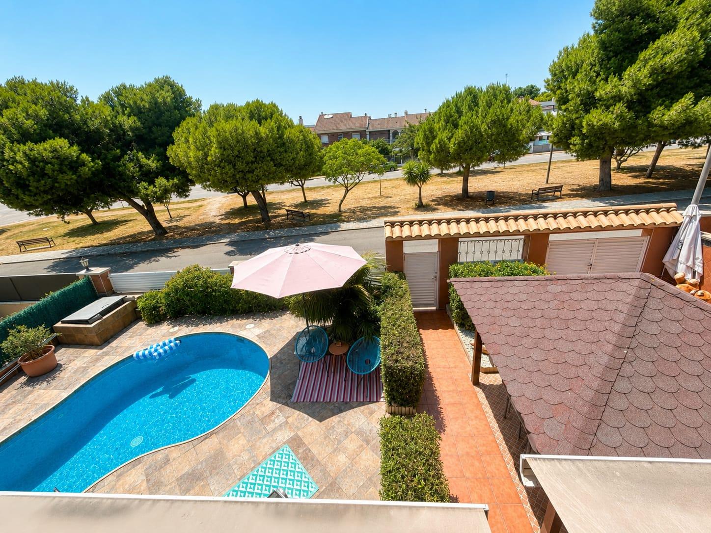 Imagen 6 Casa Adosada en venta en Cubelles / Cl.arc de Bara cubelles