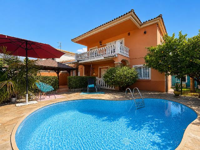 Imagen 1 Inmueble 306058 - Casa Adosada en venta en Cubelles / Cl.arc de Bara cubelles