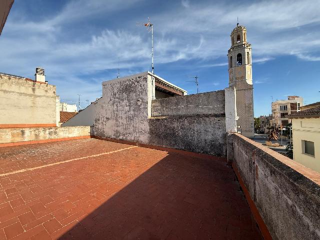 Imagen 2 Inmueble 306604 - Casa Adosada en venta en Cubelles / Calle  de la iglesia 10 cubelles