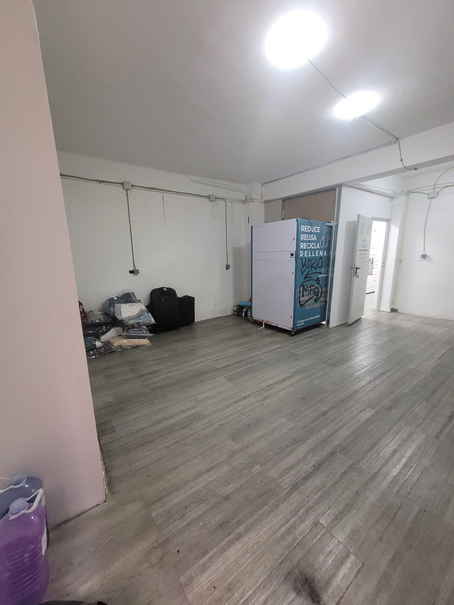 Imagen 10 Local Comercial en alquiler en Hospitalet De Llobregat L´ /  Calle Treball 21 hospitalet