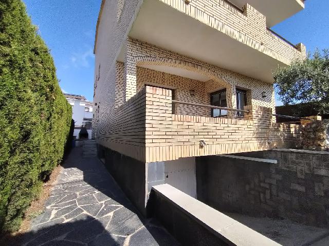 Imagen 6 Inmueble 207112 - Casa en venta en Olesa De Montserrat / Les Planes junto piscina municipal e instituto