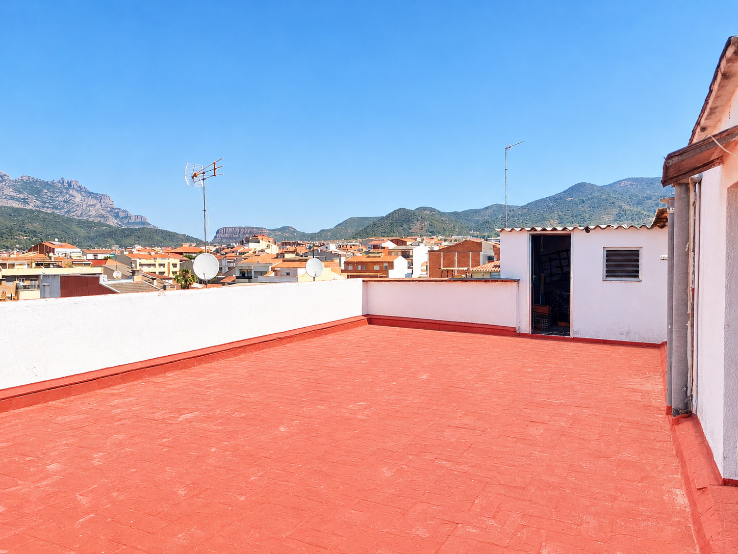 Imagen 1 Piso en venta en Olesa De Montserrat / Cerca de la Escola Josep Ferrà i Esteva