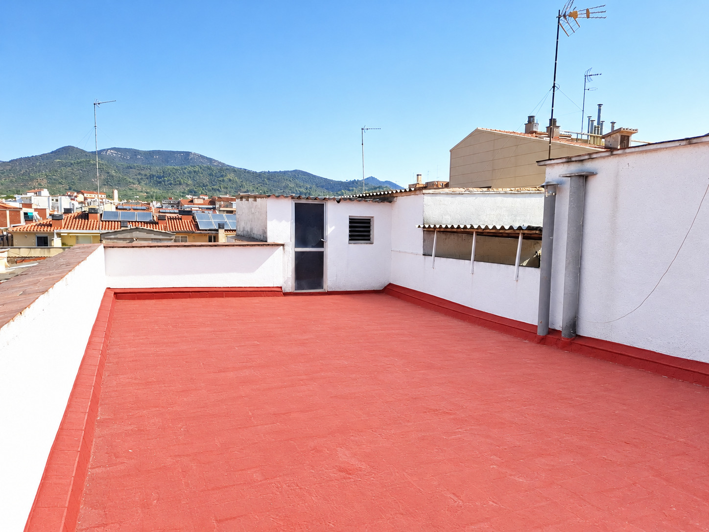 Imagen 2 Piso en venta en Olesa De Montserrat / Cerca de la Escola Josep Ferrà i Esteva