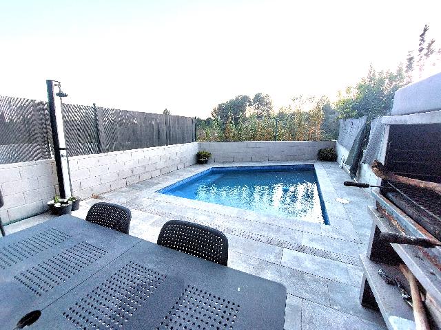 Imagen 2 Inmueble 299426 - Casa Adosada en venta en Abrera / Zona casc antic