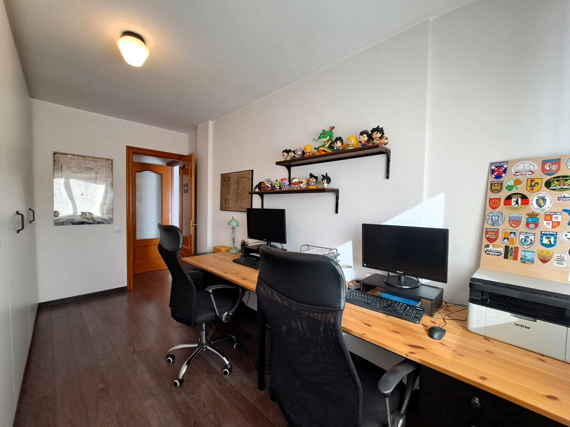 Imagen 15 Piso en venta en Olesa De Montserrat / Eixample junto estación