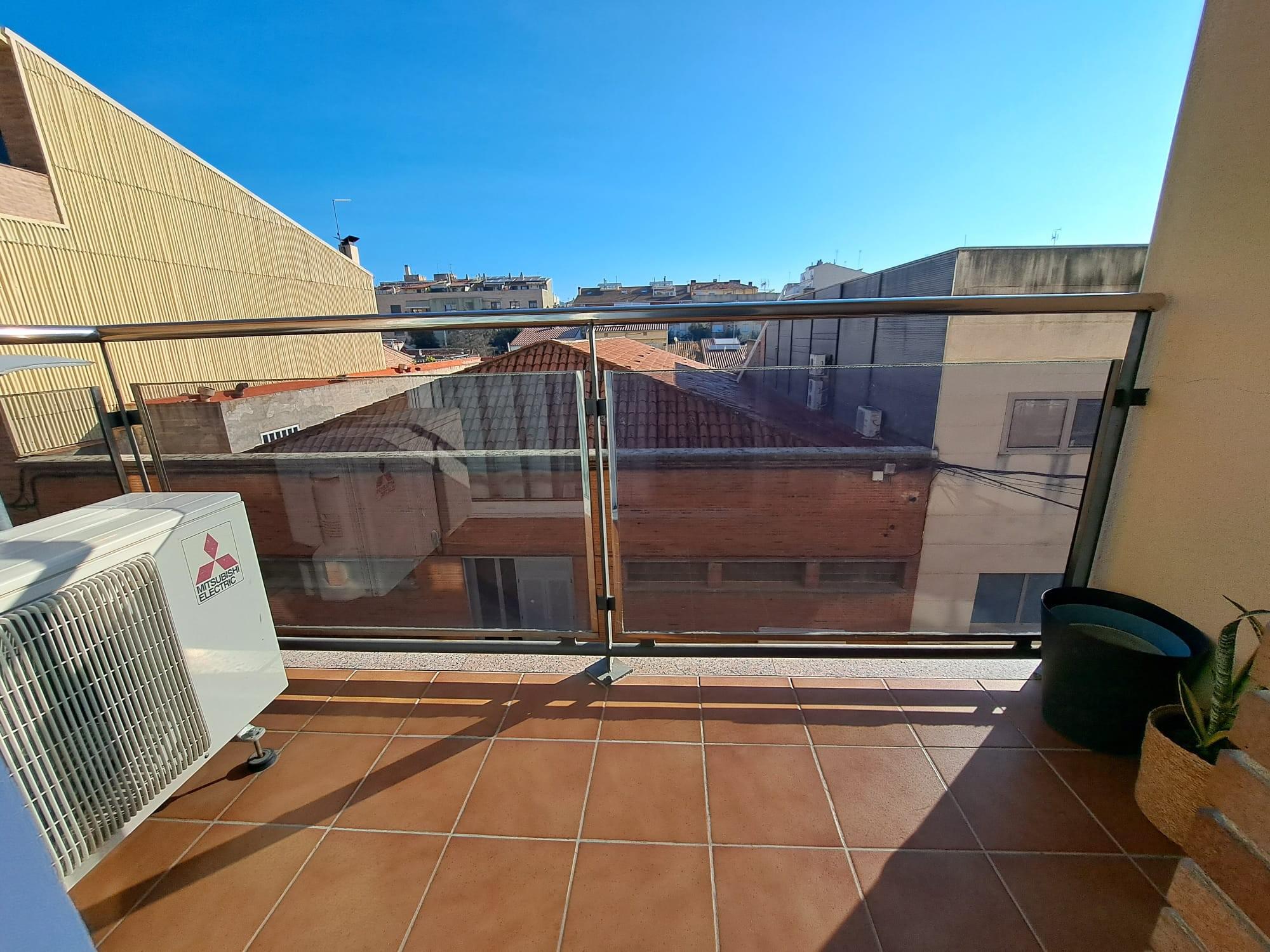 Imagen 28 Piso en venta en Olesa De Montserrat / Eixample junto estación
