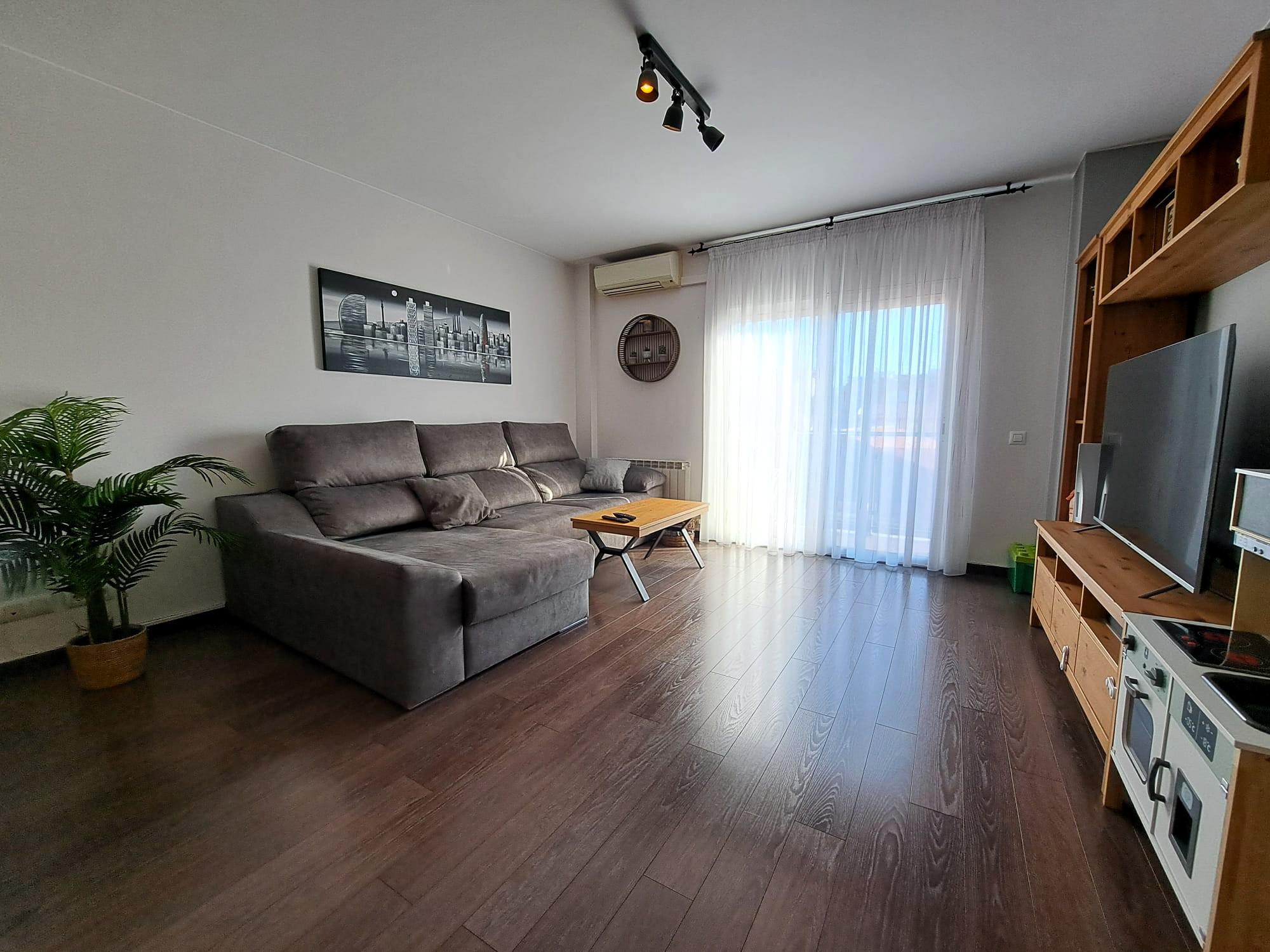 Imagen 3 Piso en venta en Olesa De Montserrat / Eixample junto estación