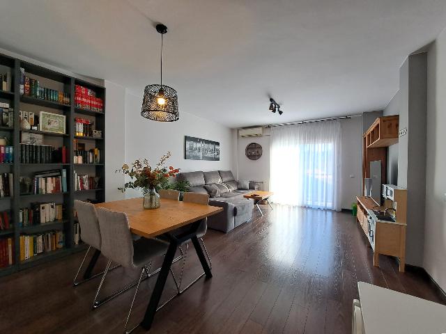 Imagen 1 Inmueble 299730 - Piso en venta en Olesa De Montserrat / Eixample junto estación