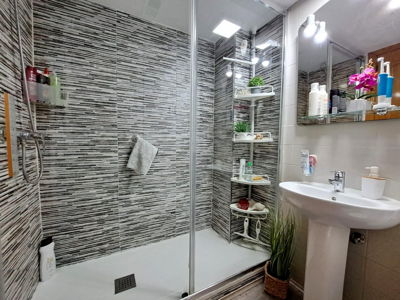 Imagen 26 Piso en venta en Martorell / Camí Fondo zona piscina