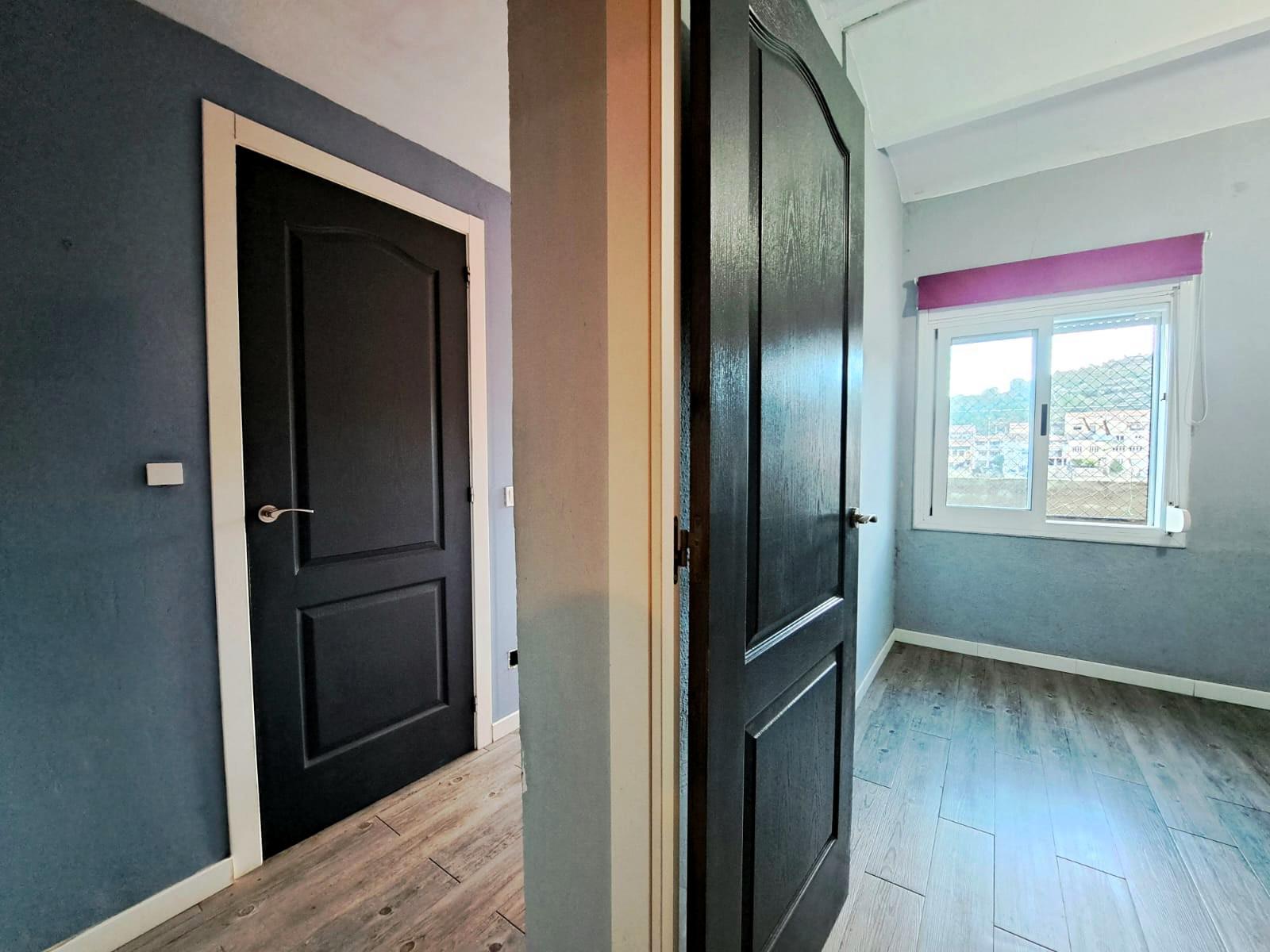 Imagen 15 Piso en venta en Monistrol De Montserrat / Junto Hostal la Barca