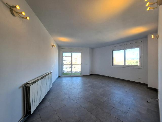 Imagen 1 Inmueble 300006 - Piso en venta en Abrera / Zona centre - Ajuntament