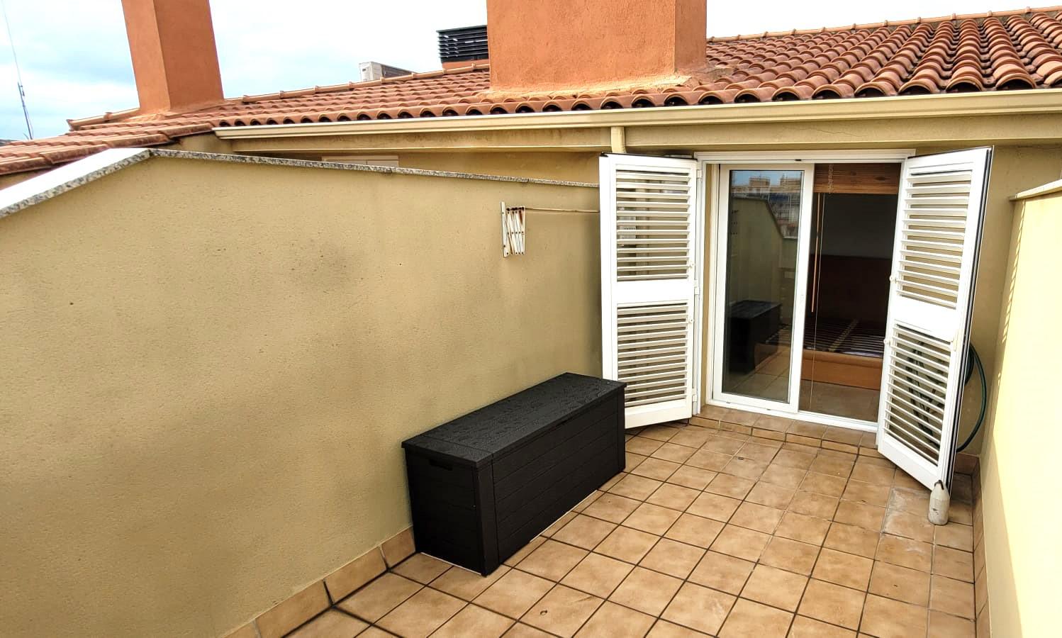 Imagen 2 Dúplex en venta en Olesa De Montserrat / Cerca del supermercado Caprabo