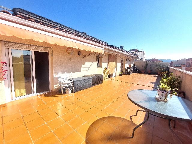 Imagen 1 Inmueble 301277 - Piso en venta en Olesa De Montserrat / Zona de l´Eixample