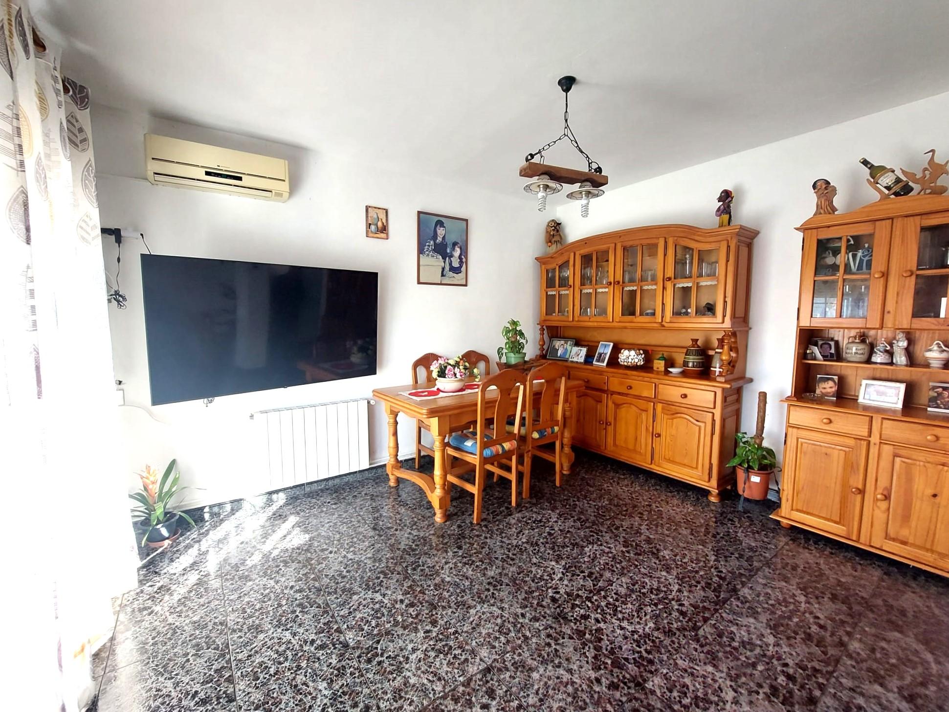 Imagen 6 Casa en venta en Olesa De Montserrat / Cerca del supermercado Dia. 