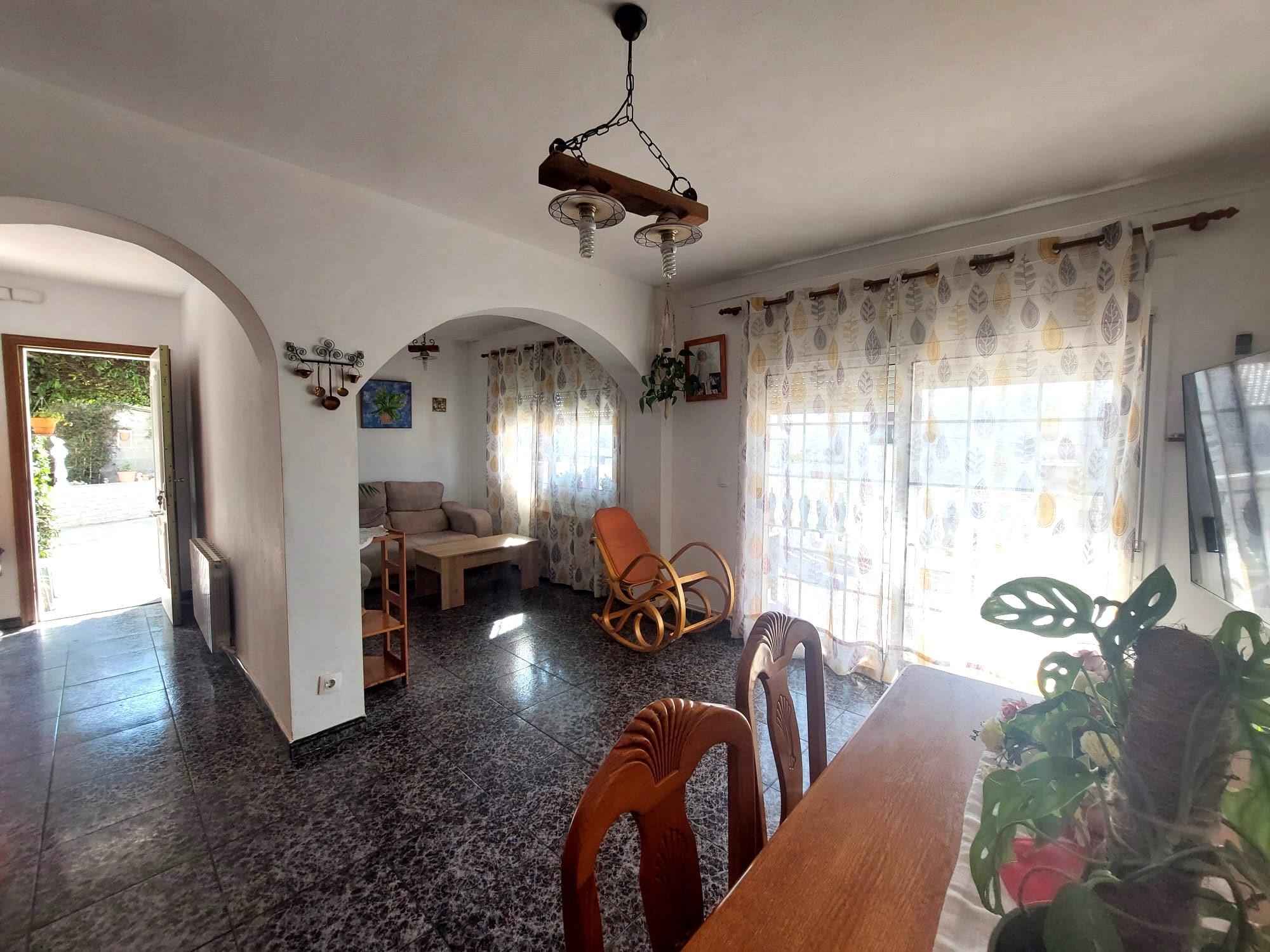 Imagen 4 Casa en venta en Olesa De Montserrat / Cerca del supermercado Dia. 