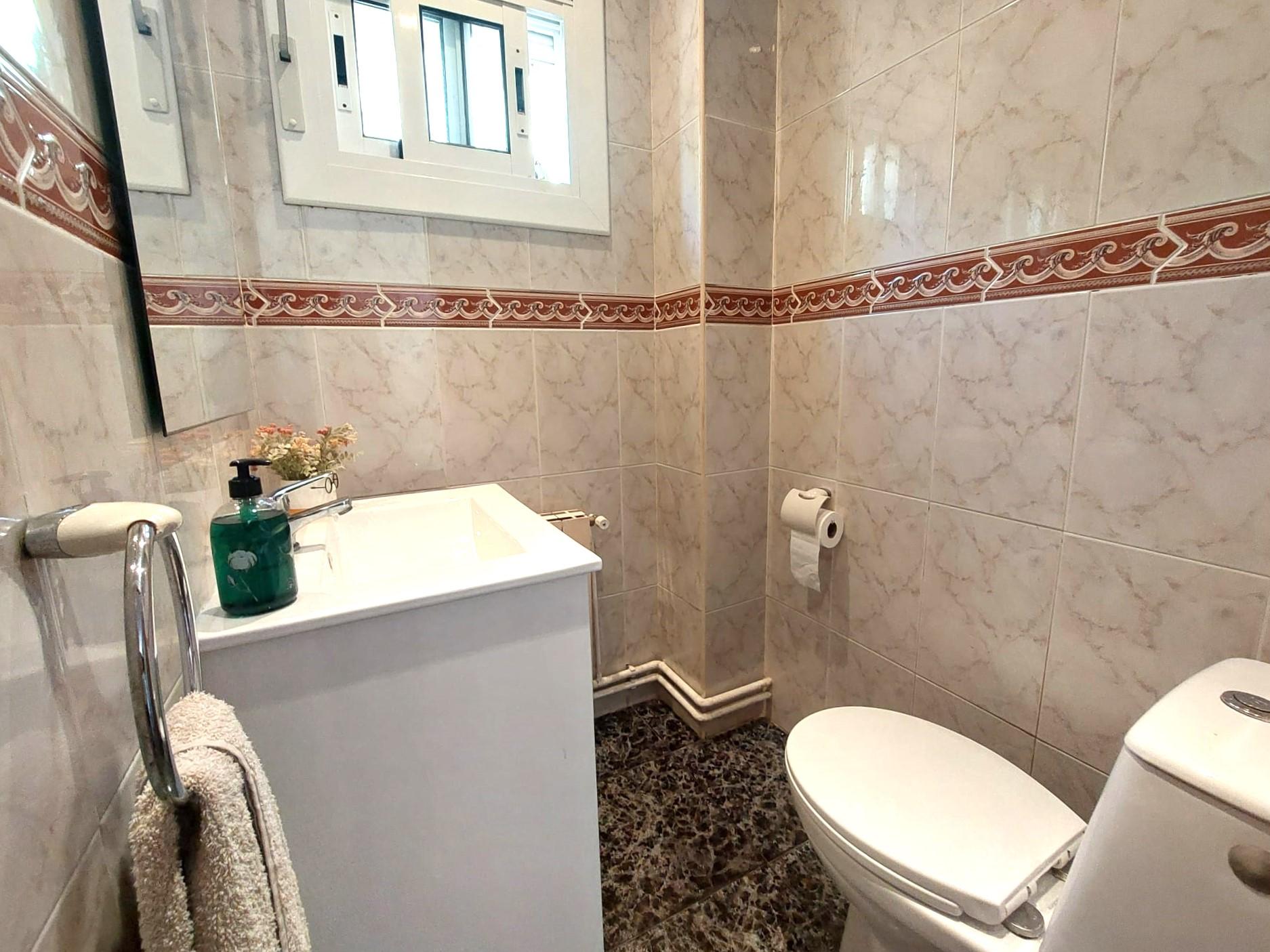 Imagen 13 Casa en venta en Olesa De Montserrat / Cerca del supermercado Dia. 