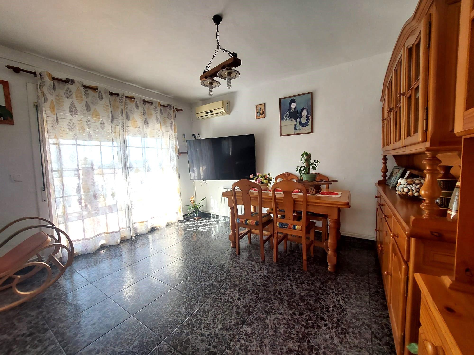 Imagen 7 Casa en venta en Olesa De Montserrat / Cerca del supermercado Dia. 