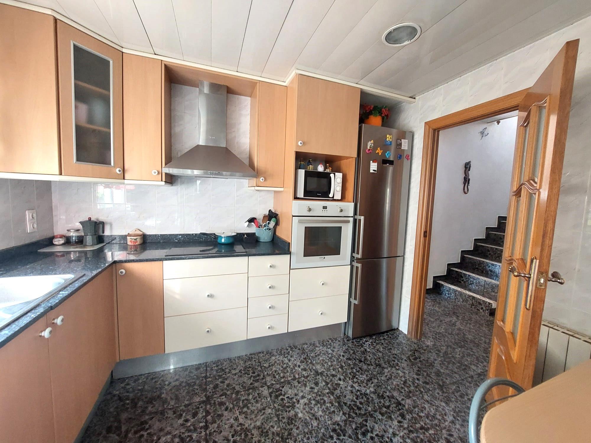 Imagen 8 Casa en venta en Olesa De Montserrat / Cerca del supermercado Dia. 