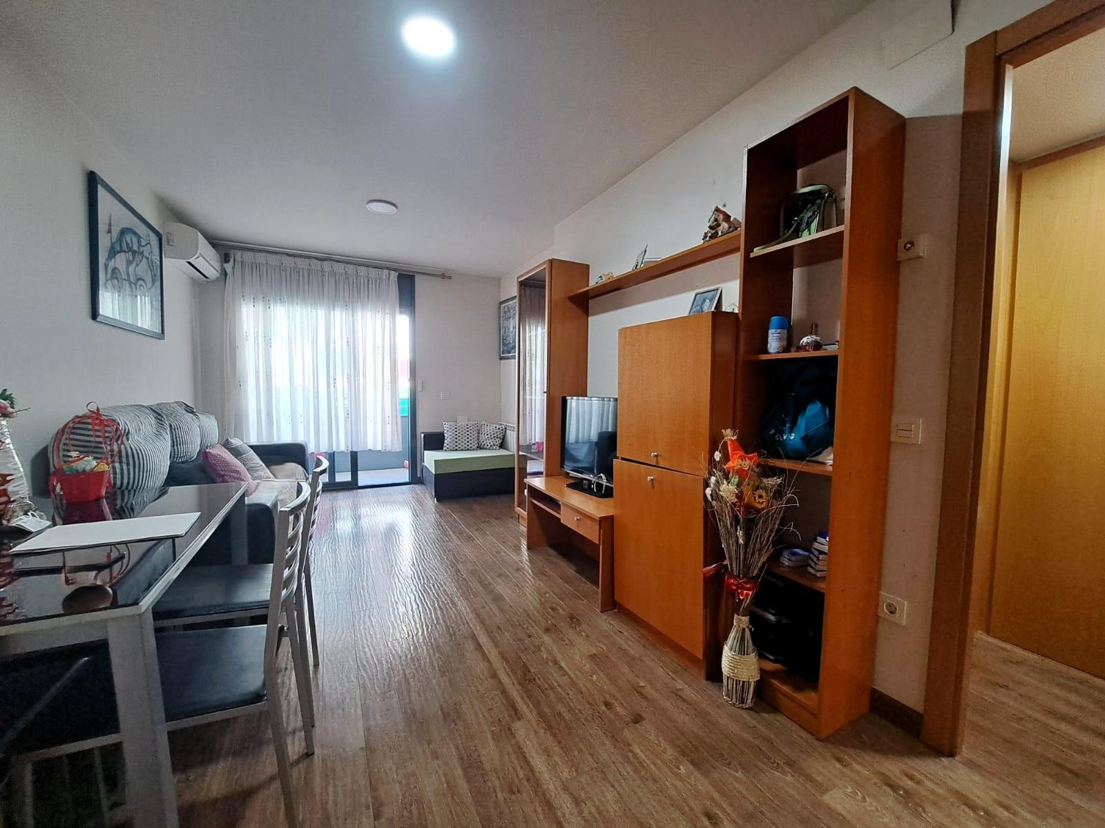Imagen 1 Piso en venta en Olesa De Montserrat / Cerca de la estación y els Closos