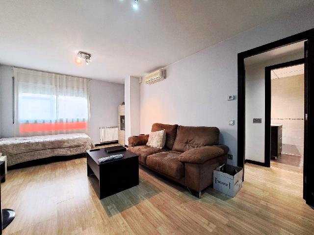 Imagen 1 Inmueble 302453 - Piso en venta en Olesa De Montserrat / Zona de l´Ajuntament