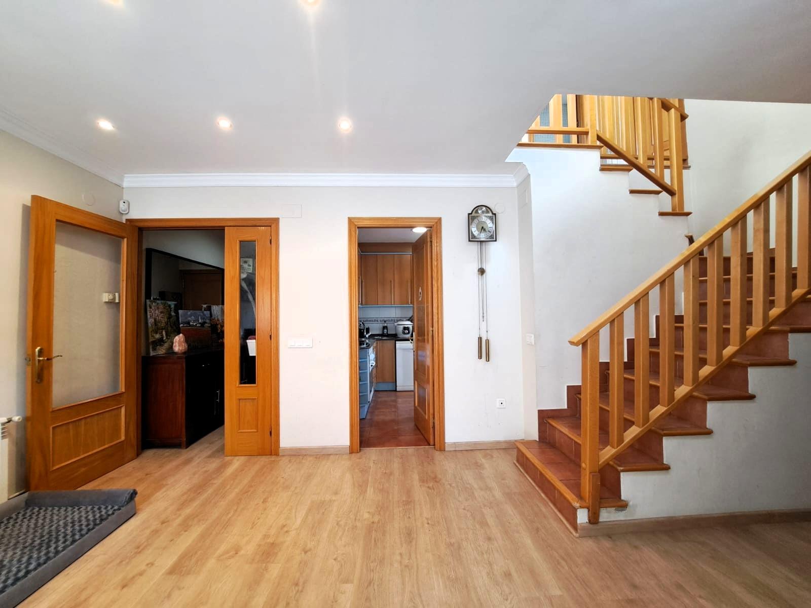 Imagen 10 Dúplex en venta en Olesa De Montserrat / Junto escuela Josep Ferrà i Esteva