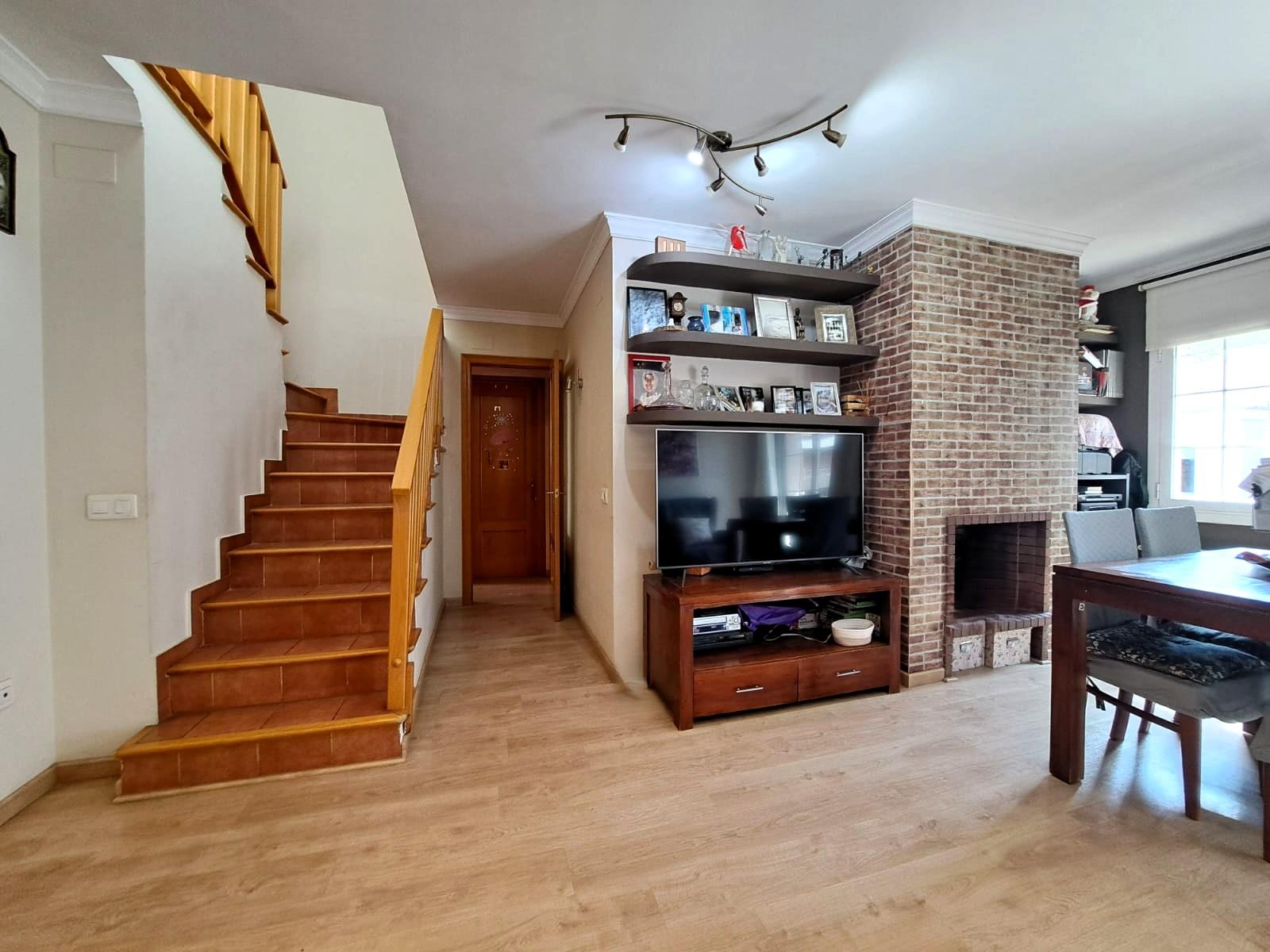 Imagen 5 Dúplex en venta en Olesa De Montserrat / Junto escuela Josep Ferrà i Esteva