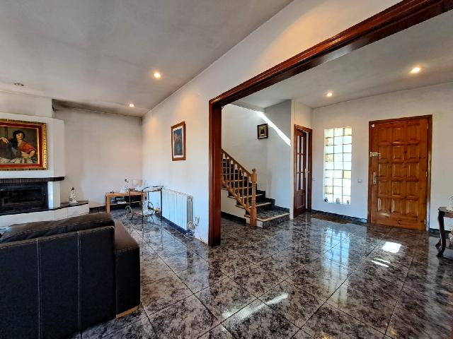 Imagen 17 Inmueble 304559 - Casa Aislada en venta en Bruc (El) / Bruc Residencial cerca Bonpreu-Esclat