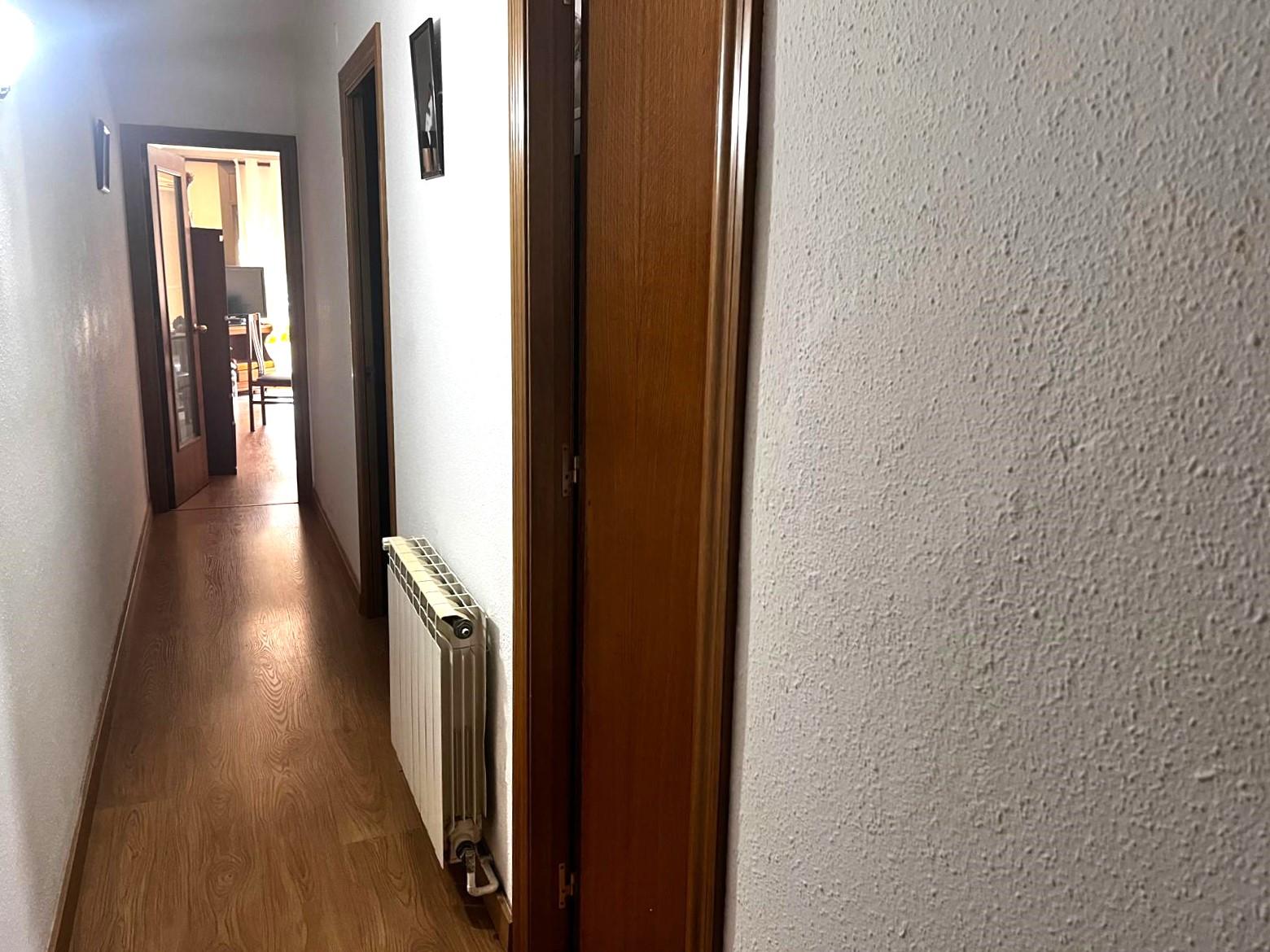 Imagen 25 Piso en venta en Olesa De Montserrat / Zona de Poble Sec