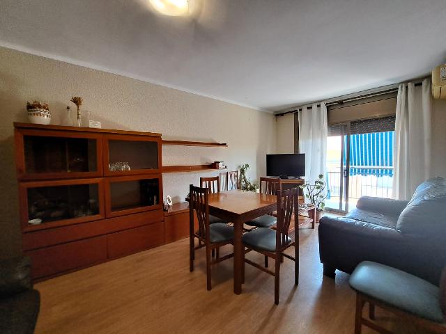 Imagen 3 Inmueble 305097 - Piso en venta en Olesa De Montserrat / Zona de Poble Sec