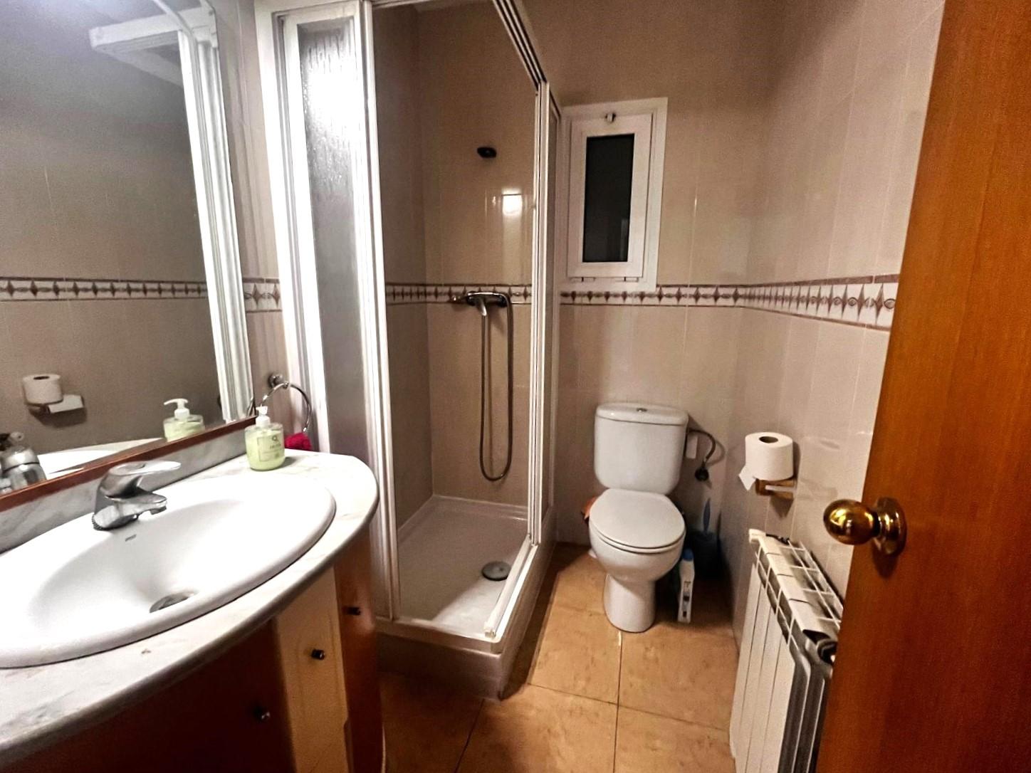 Imagen 21 Piso en venta en Olesa De Montserrat / Zona de Poble Sec