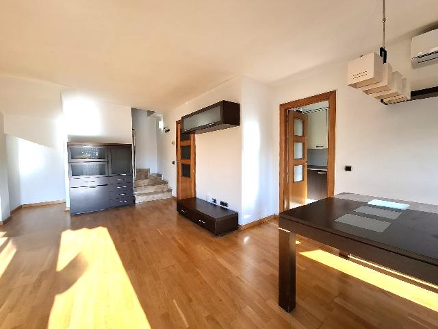 Imagen 3 Inmueble 305210 - Dúplex en venta en Olesa De Montserrat / Zona centro, cerca de La Passió.