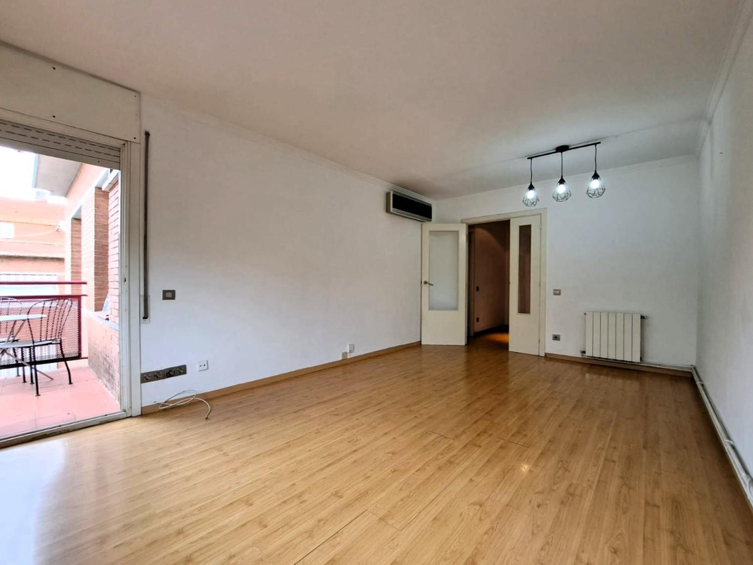 Imagen 1 Piso en venta en Sant Andreu De La Barca / Zona del Pla de l´Estació