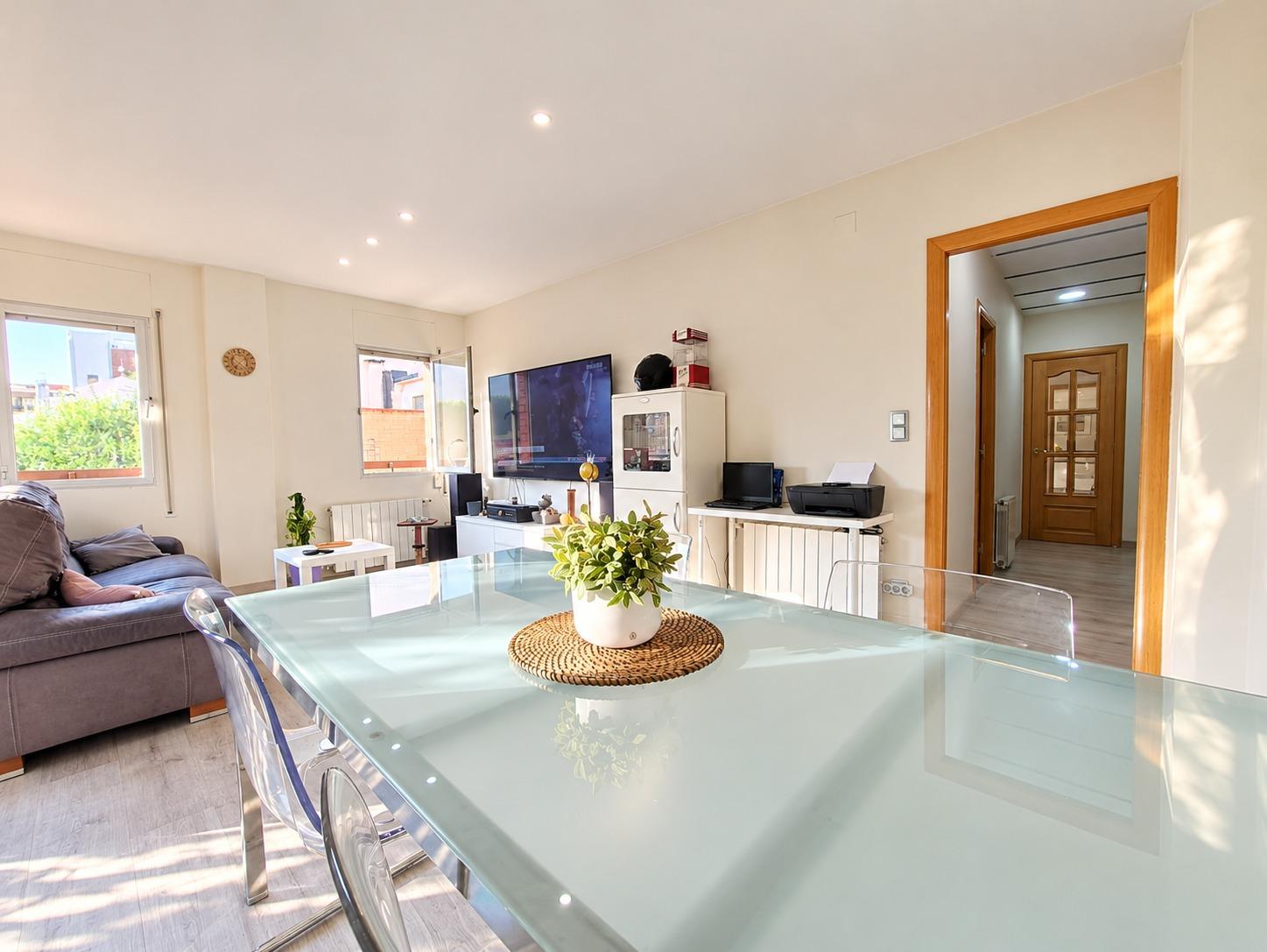 Imagen 3 Piso en venta en Olesa De Montserrat / En pleno centro