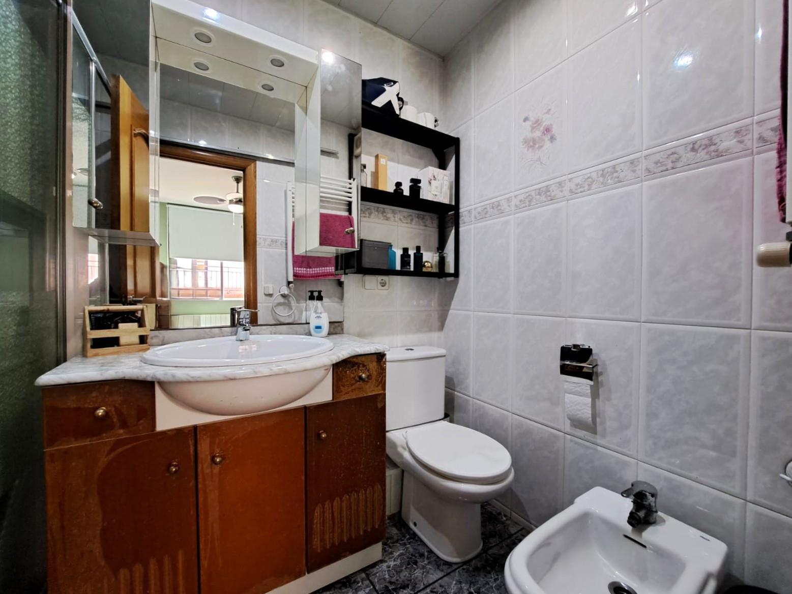 Imagen 18 Piso en venta en Olesa De Montserrat / En pleno centro