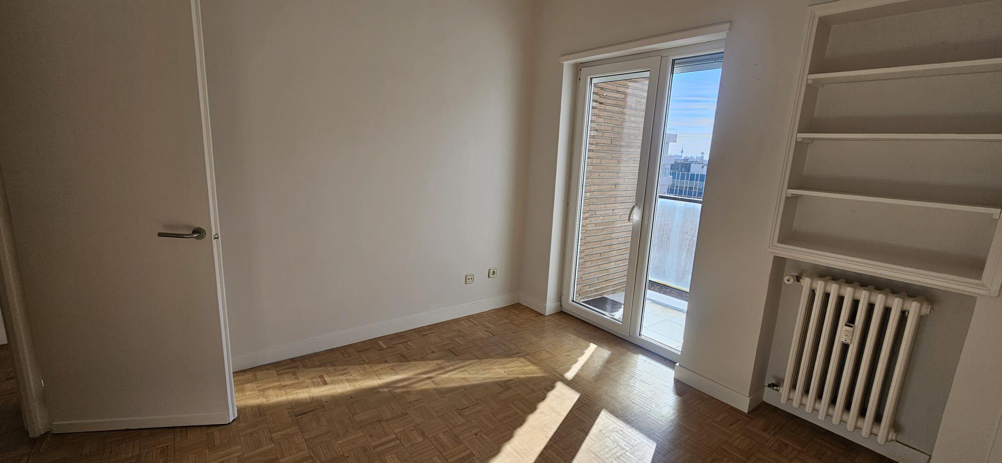 Imagen 9 Piso en venta en Madrid / Cerca del metro Cuzco y Colombia