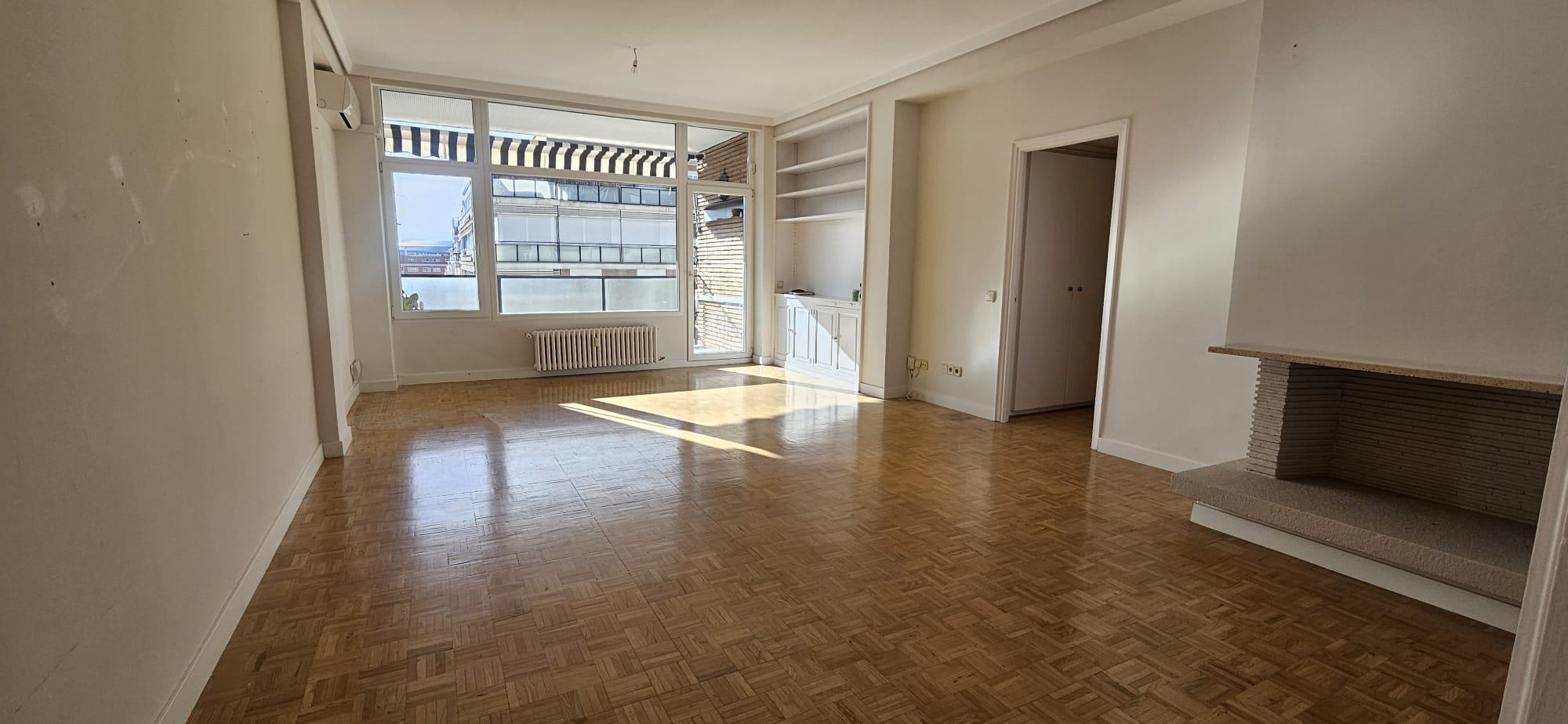 Imagen 2 Piso en venta en Madrid / Cerca del metro Colombia 