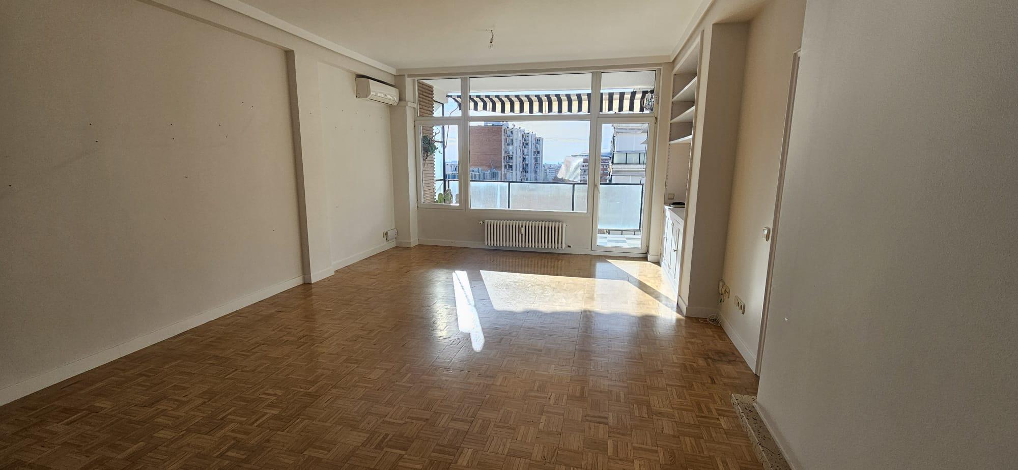 Imagen 4 Piso en venta en Madrid / Cerca del metro Cuzco y Colombia