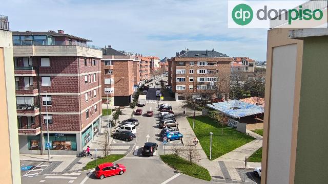 Imagen 28 Inmueble 300970 - Piso en venta en Santa Cruz De Bezana / Urbanización Bezana Lago, en el centro de Bezana 