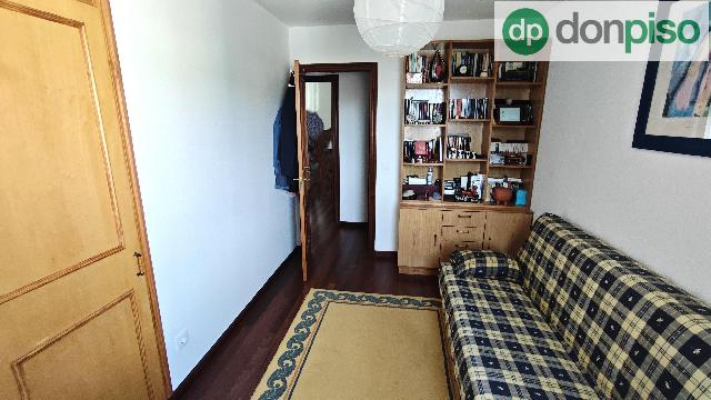 Imagen 11 Inmueble 300970 - Piso en venta en Santa Cruz De Bezana / Urbanización Bezana Lago, en el centro de Bezana 