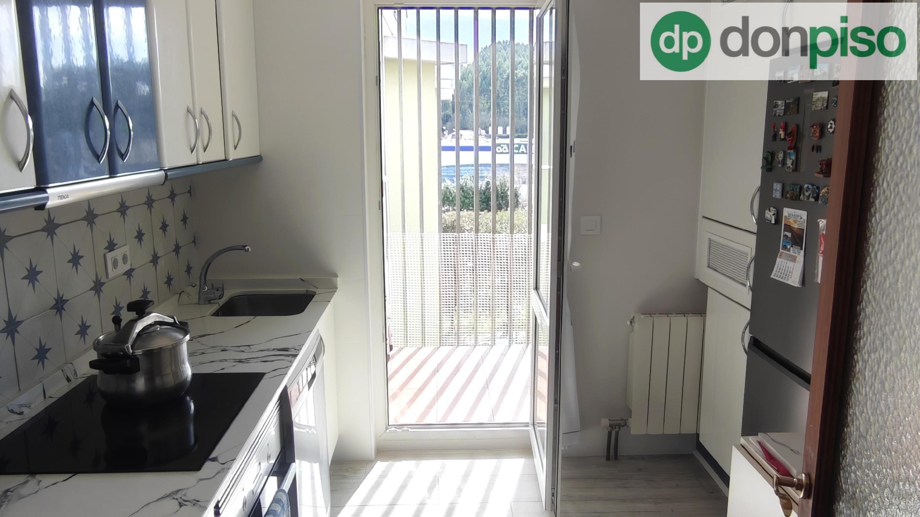 Imagen 16 Piso en venta en Santa Cruz De Bezana / Urbanización Bezana Lago, en el centro de Bezana 