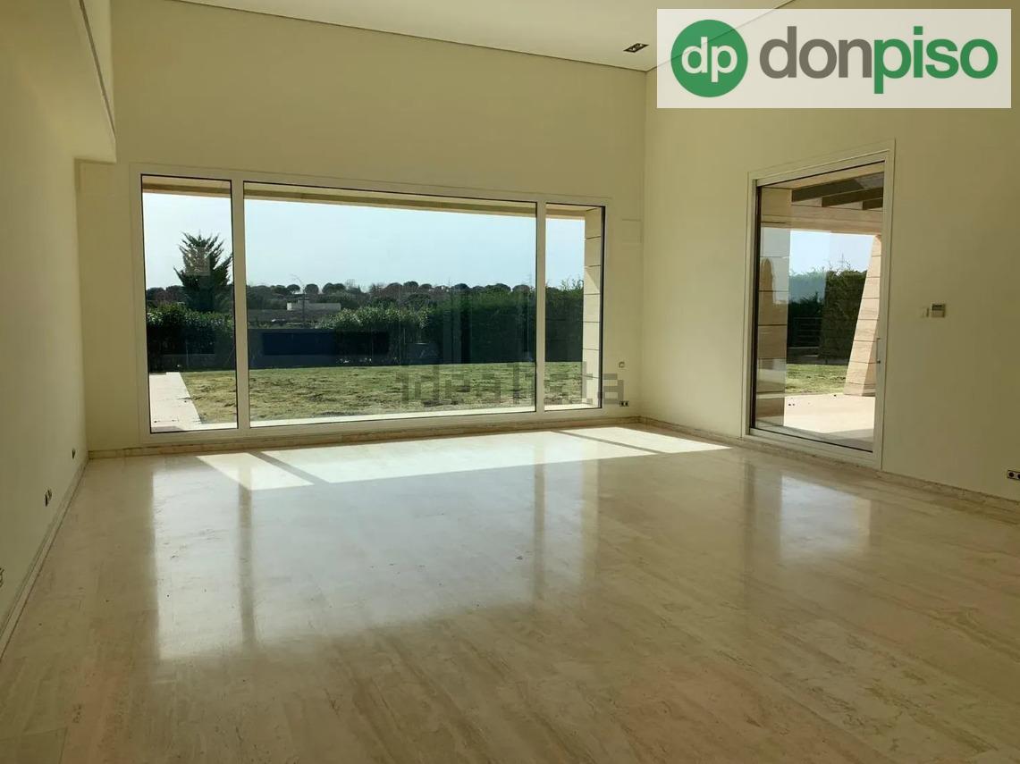 Imagen 12 Casa Aislada en venta en Pozuelo De Alarcón / Prestigiosa Urbanización La Finca 