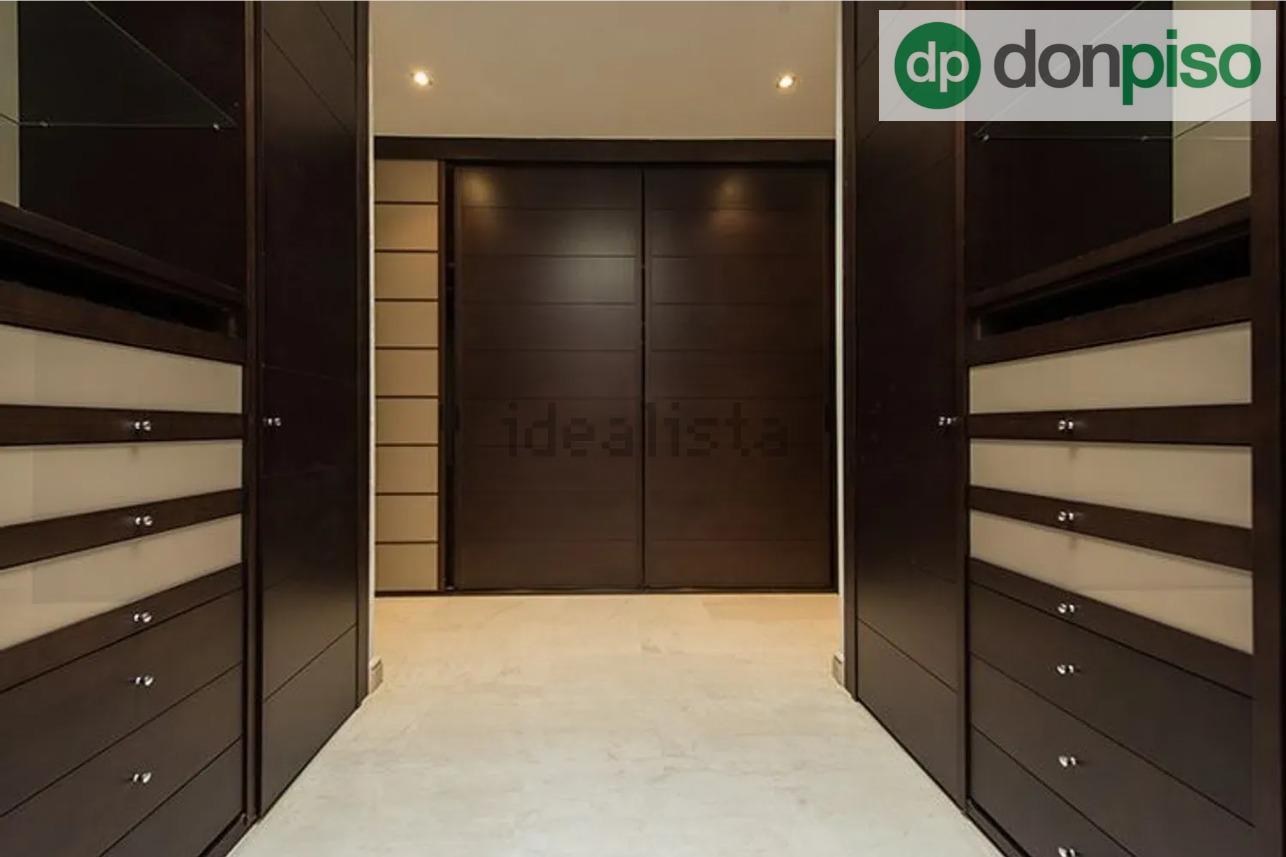 Imagen 17 Casa Aislada en venta en Pozuelo De Alarcón / Prestigiosa Urbanización La Finca 