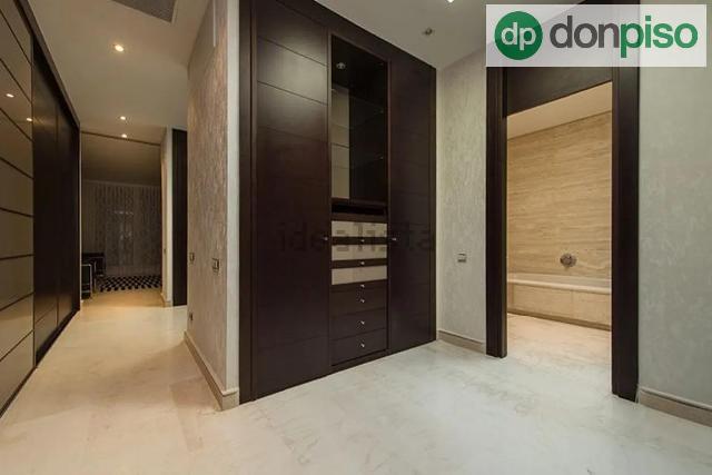 Imagen 18 Inmueble 301058 - Casa Aislada en venta en Pozuelo De Alarcón / Prestigiosa Urbanización La Finca 