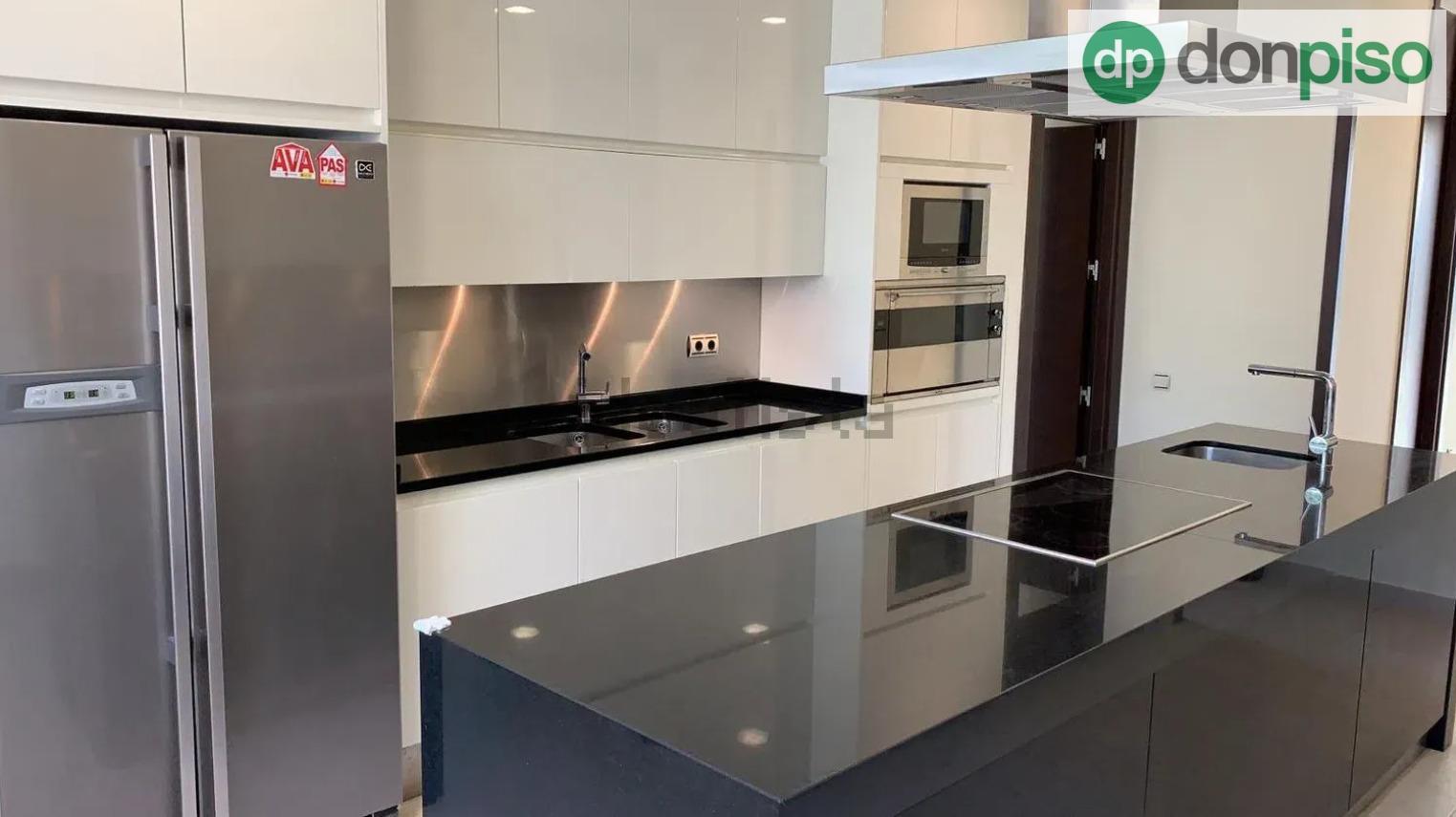 Imagen 19 Casa Aislada en venta en Pozuelo De Alarcón / Prestigiosa Urbanización La Finca 