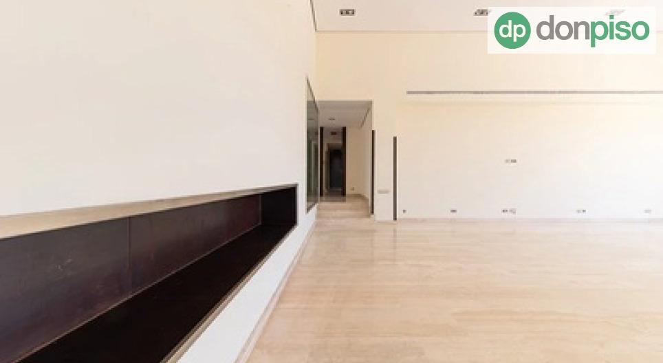 Imagen 14 Casa Aislada en venta en Pozuelo De Alarcón / Prestigiosa Urbanización La Finca 