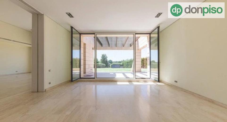 Imagen 16 Casa Aislada en venta en Pozuelo De Alarcón / Prestigiosa Urbanización La Finca 